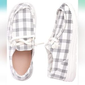 Women's Slip On Loafer Shoes Canvas Low Top Fashion Sneakers Casual Flat Comfort